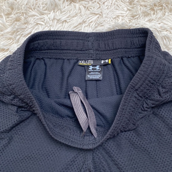 🎉HP🎉 Under Armour Pull On Athletic Mesh Shorts 💗 Black - Picture 10 of 11